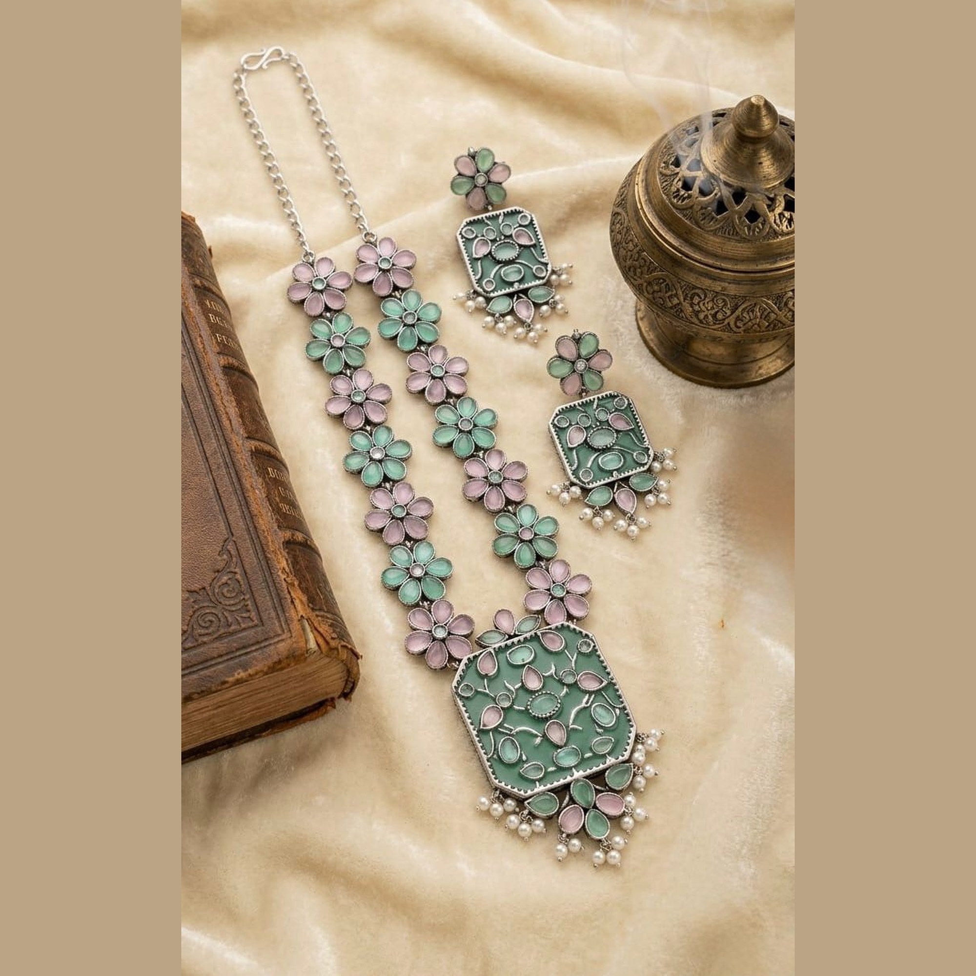 Gulistan Enamel Floral Pendant Set