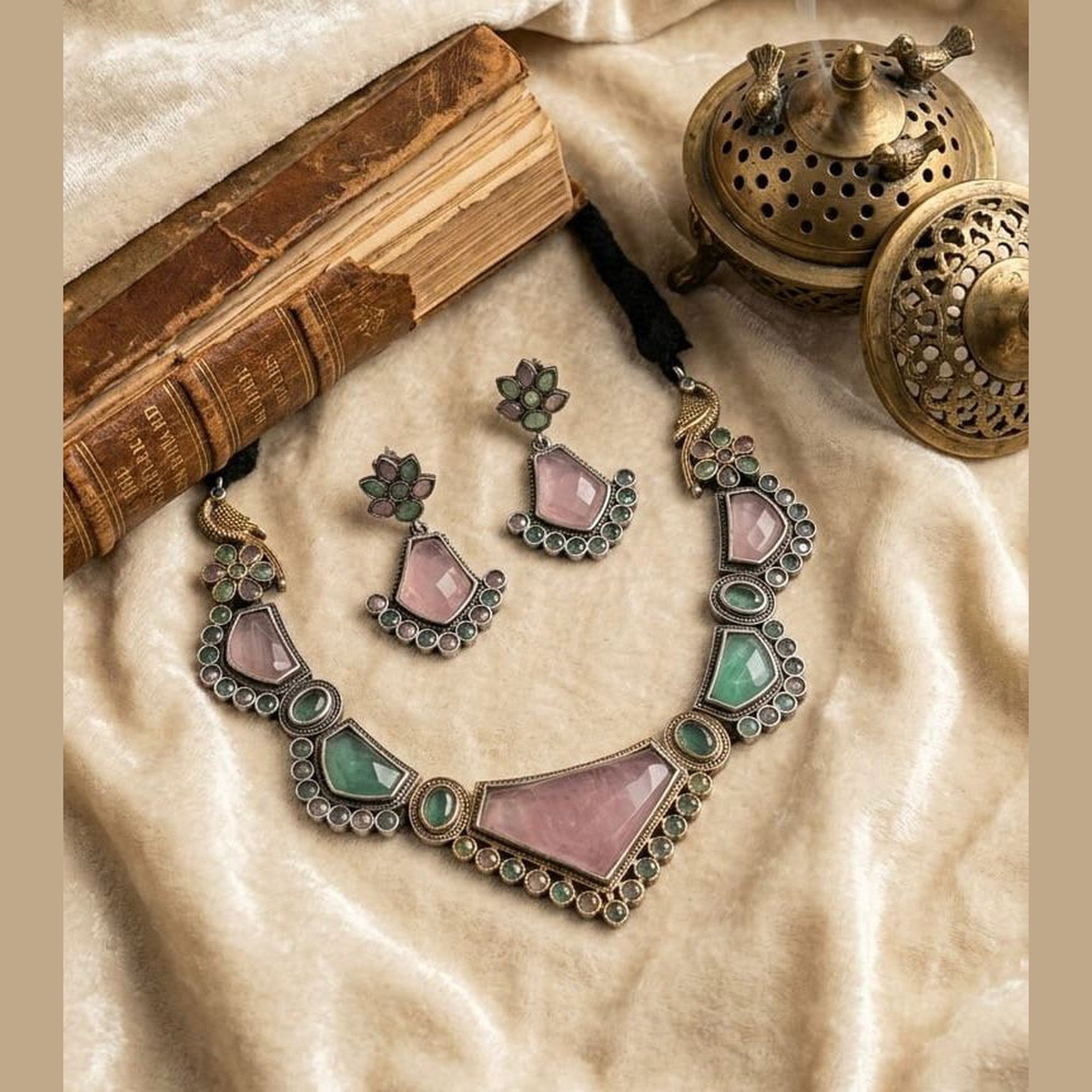 Navrang Geometric Stone Collar Set