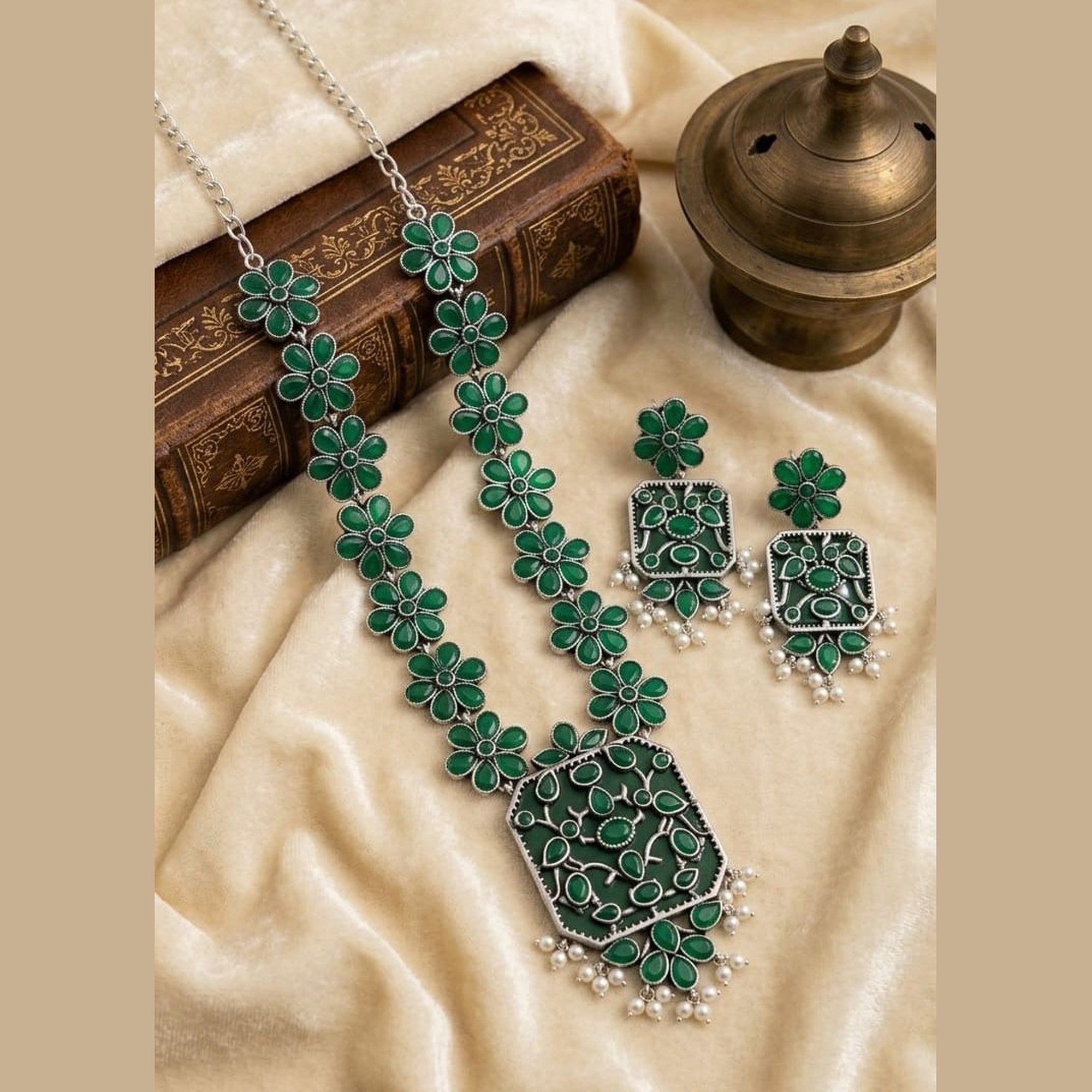 Gulistan Enamel Floral Pendant Set