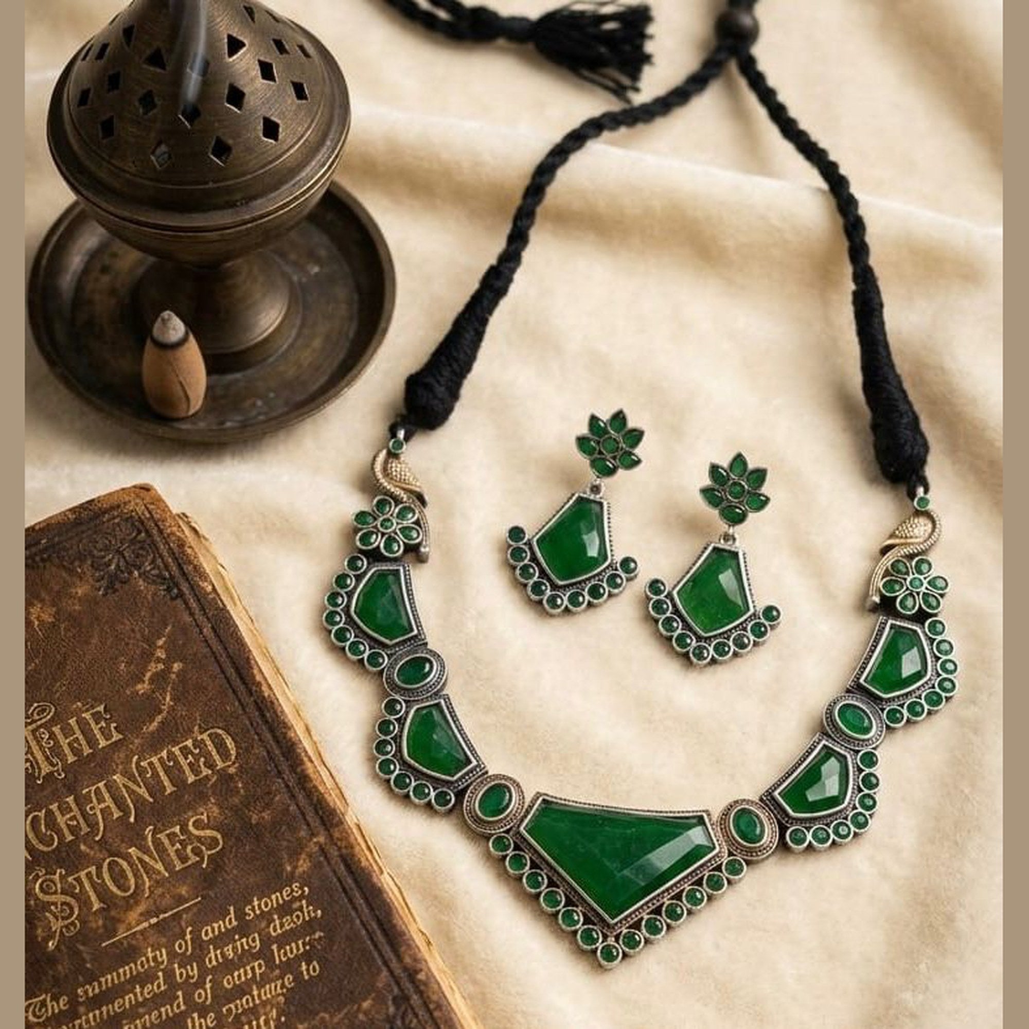 Navrang Geometric Stone Collar Set
